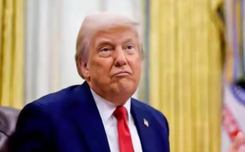 特朗普公海打劫中国货船，以为是捏软柿子赚大了，既能彰显美国威风，又能给中国添堵，