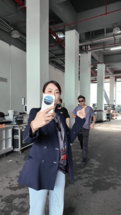 霍汶希兼职谢霆锋站姐 发布VLOG自爆人在看台但是把谢霆锋拍成“人间高清”的正确