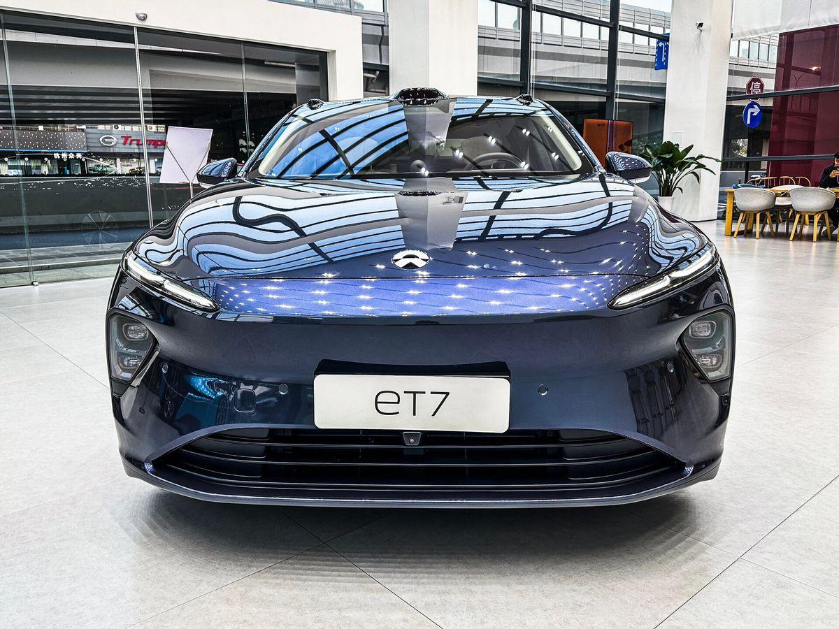 今年蔚来的新车在3月就陆续开始交付了。本来车机就很丝滑，最新的8295芯片一上，