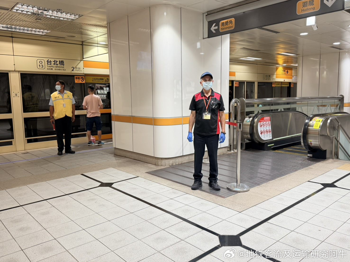 台北捷运 网友：2026-07-25（周六）台北捷运客流画面，进站客流达209.