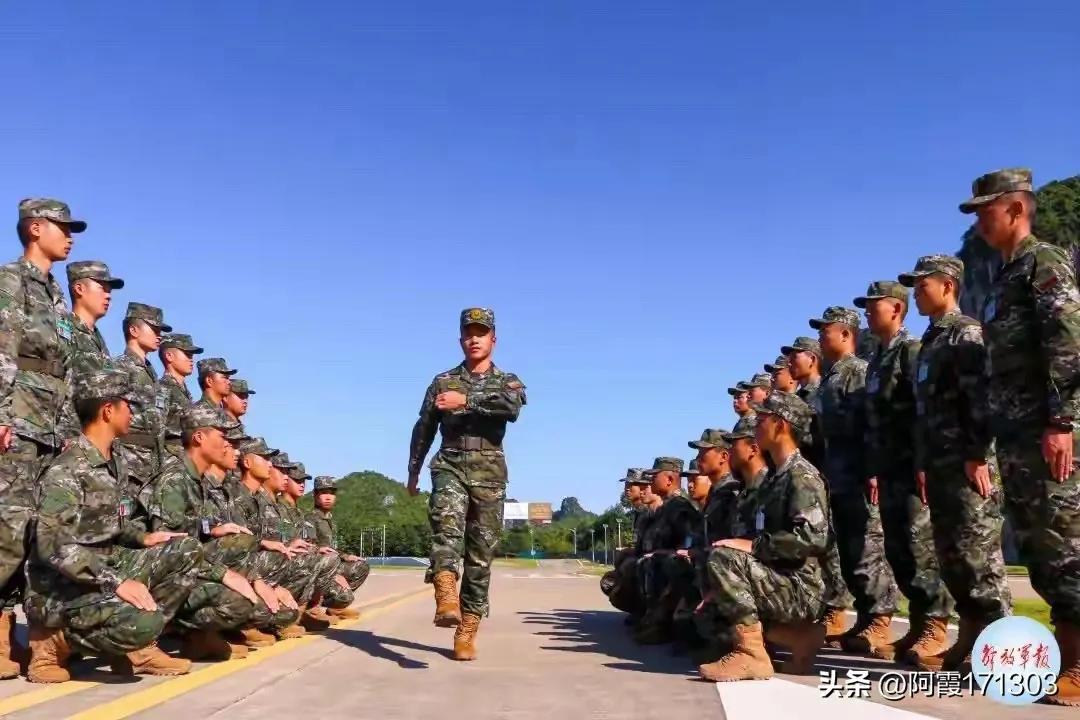 今天儿子给我发信息，说他转四期了，回不来了，又四年。
刚开始去那几个月，他说太累