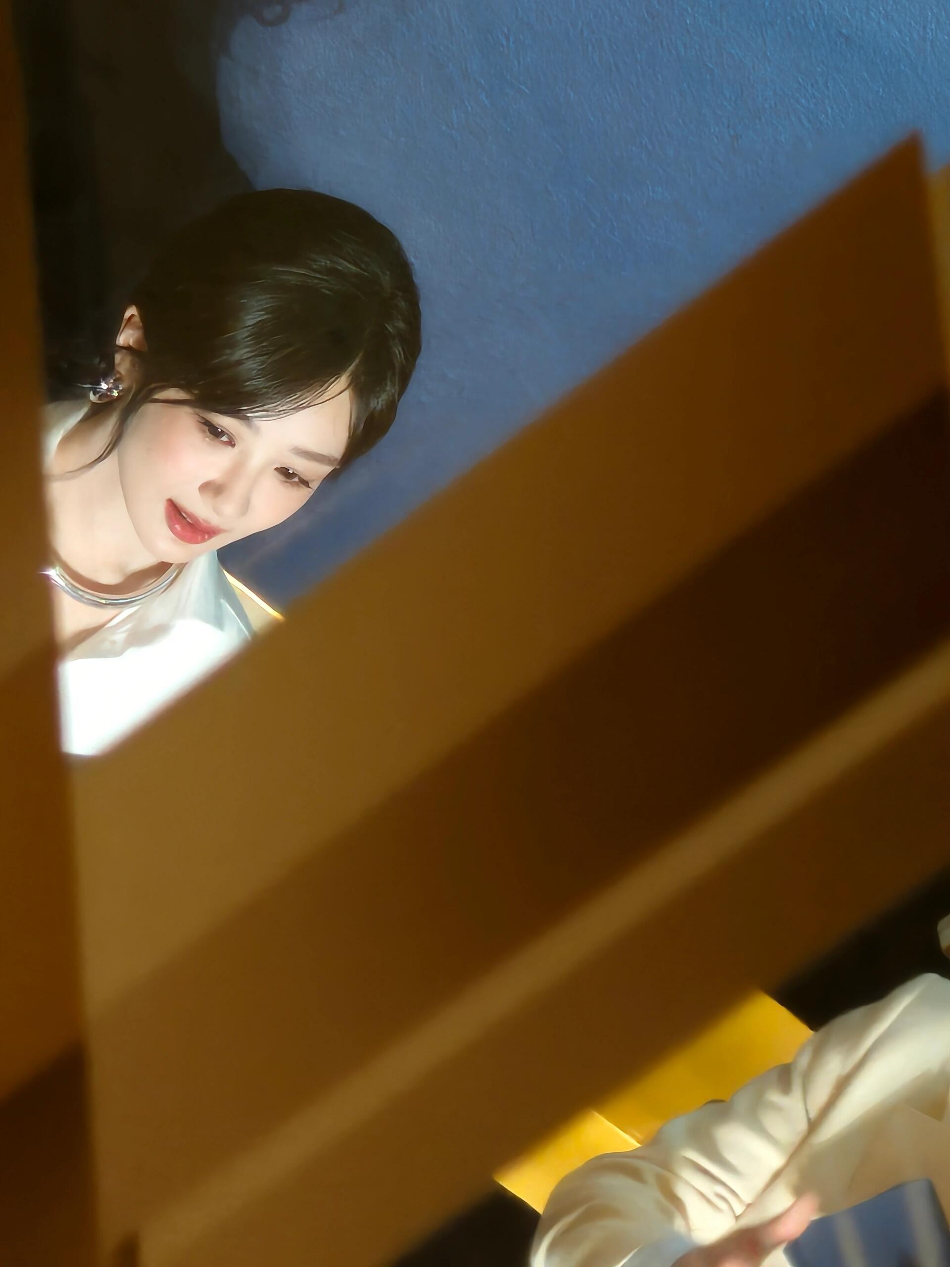 #杨紫南京plog#这组拍摄视角真的是绝绝紫啊！！！紫姐真是美到冒犯了[舔屏]！