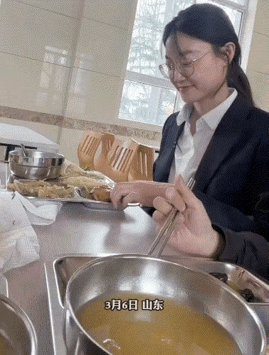 这姑娘还能嫁出去吗？🤔