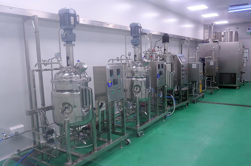 最近翻到工信部的一组数据，2023年我国生物制造产业的营收规模已经突破7000亿