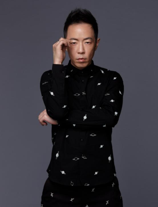 62岁黄贯中深夜发文悼念何勇，一句“朋友再见了，很高兴认识你”，送别摇滚时代老友