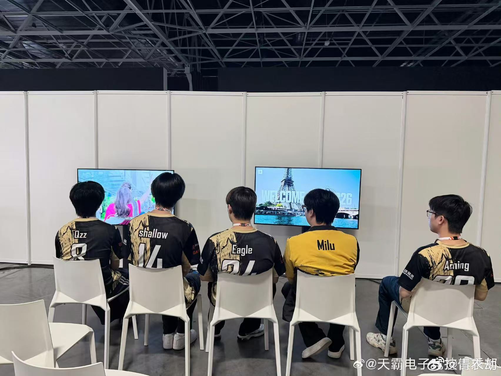 天霸首战世俱杯小组赛和平精英世俱杯小组赛漫长备战终迎赛场实战，天霸将士整装出击，