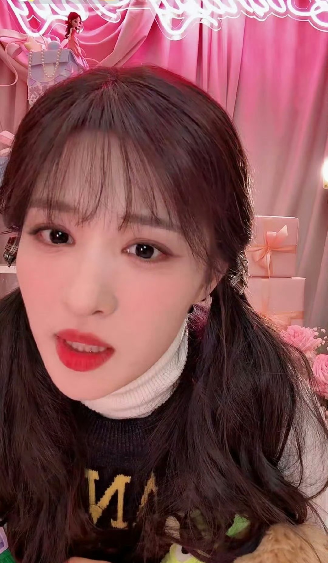 王楚然拆角色盲盒王楚然这个生日直播尊嘟太漂亮啦，有人没看到这个直播我真的会伤心的