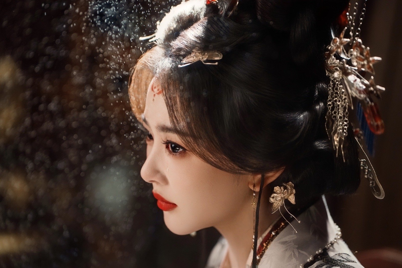 孔雪儿长了一张权谋女主脸 孔雪儿这昭阳公主造型给我看傻了！高贵冷艳里藏着算计，温