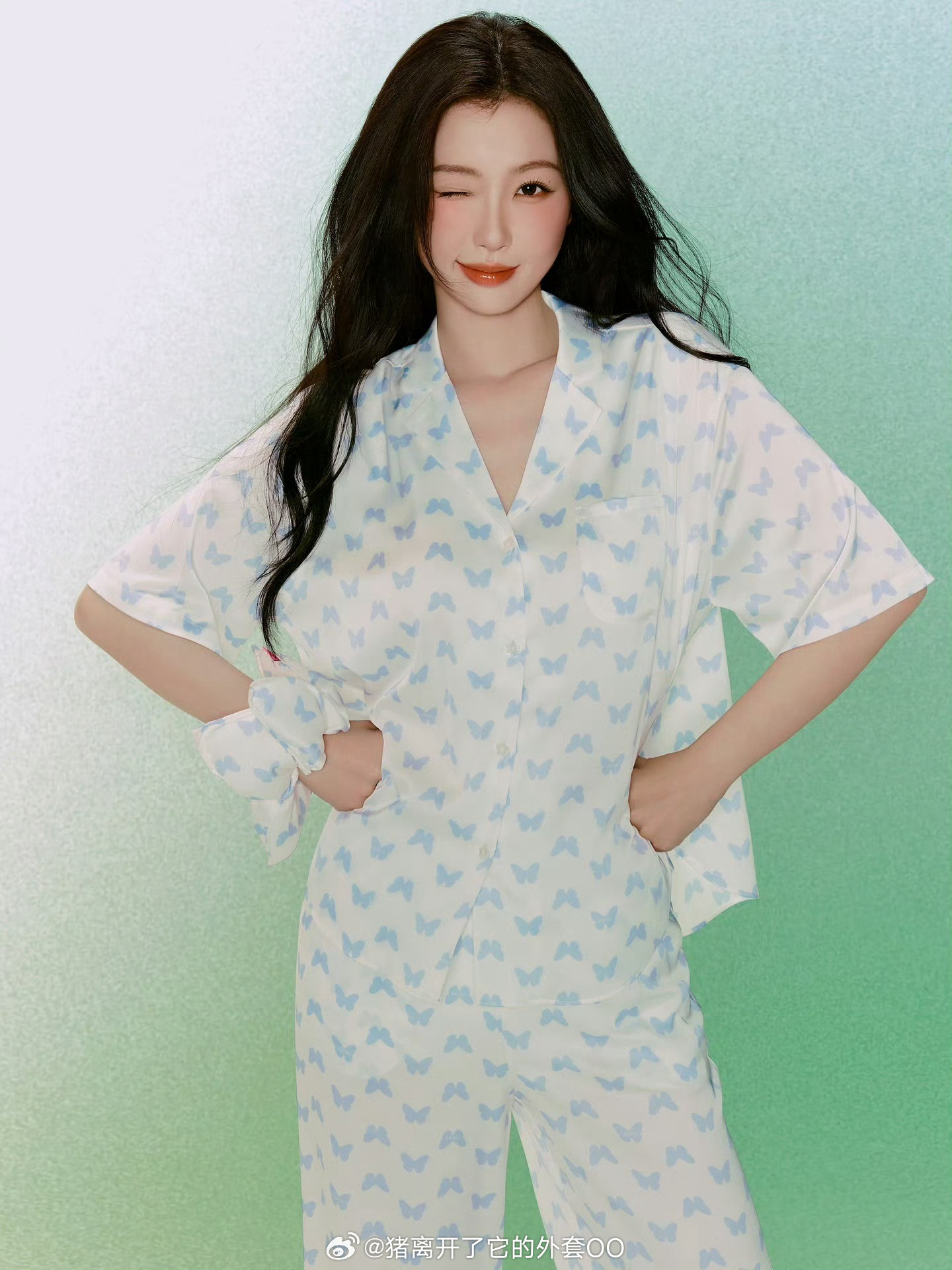 虞书欣最新商务大片营业，这身材好辣！！