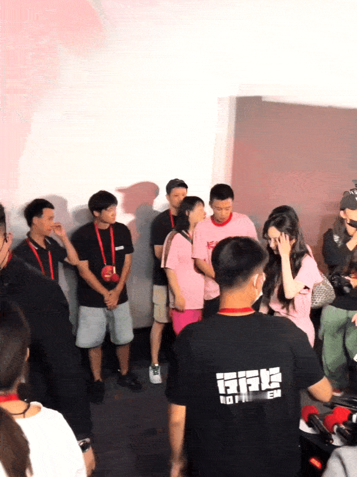 早上看美女 心情会变好 ​​​