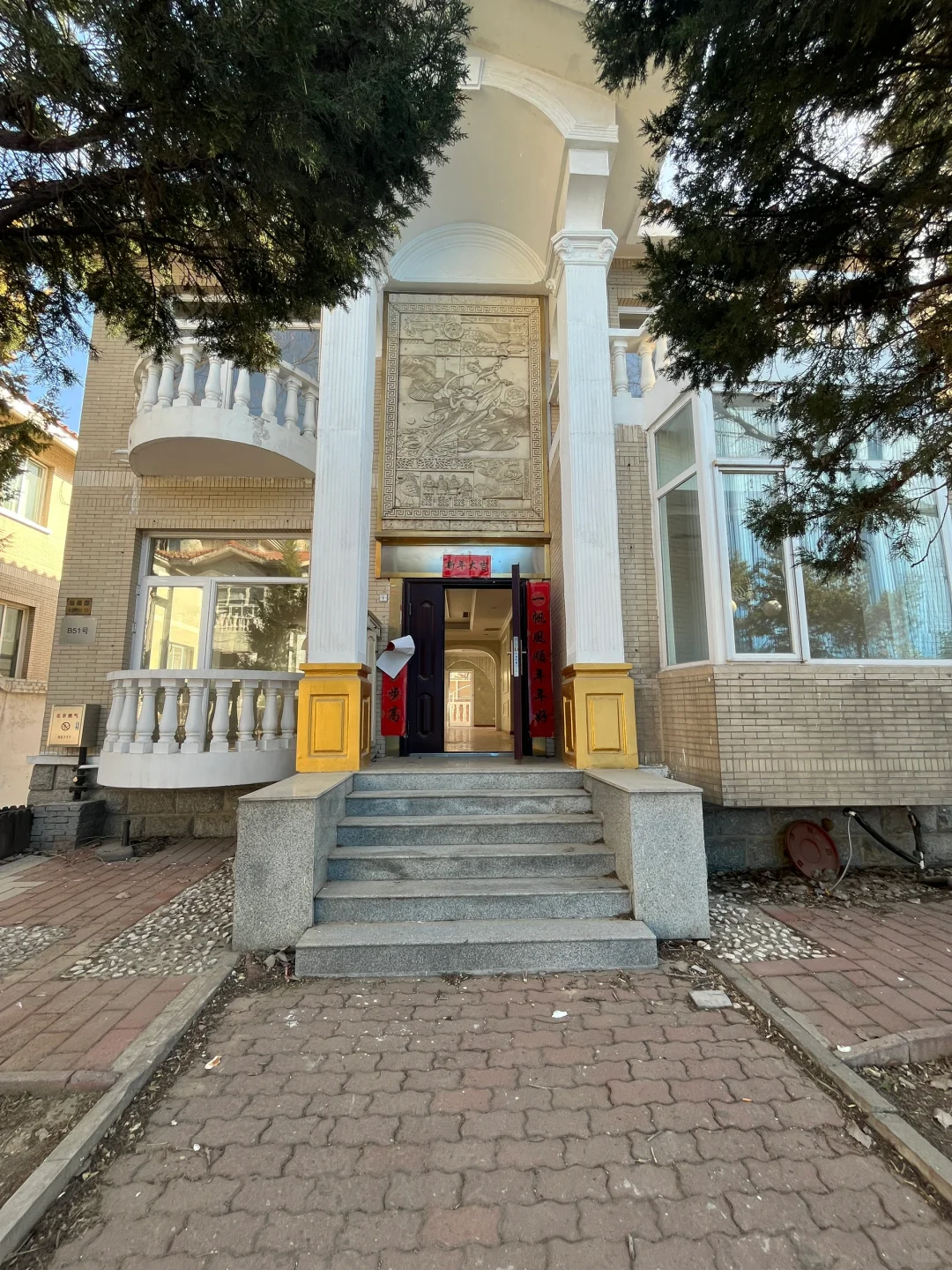 东三环燕莎使馆区独栋别墅，300平花园