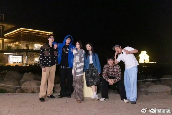秦岚秦岚告别亲爱的客栈谈吐处事尽显高情商，三两言语轻松化解尴尬，相处氛围格外舒心