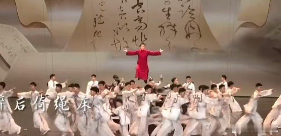 甄子丹竟然会唱戏腔  家人们谁懂！看甄子丹舞台，隔着屏幕都被震住，功夫的力量感与