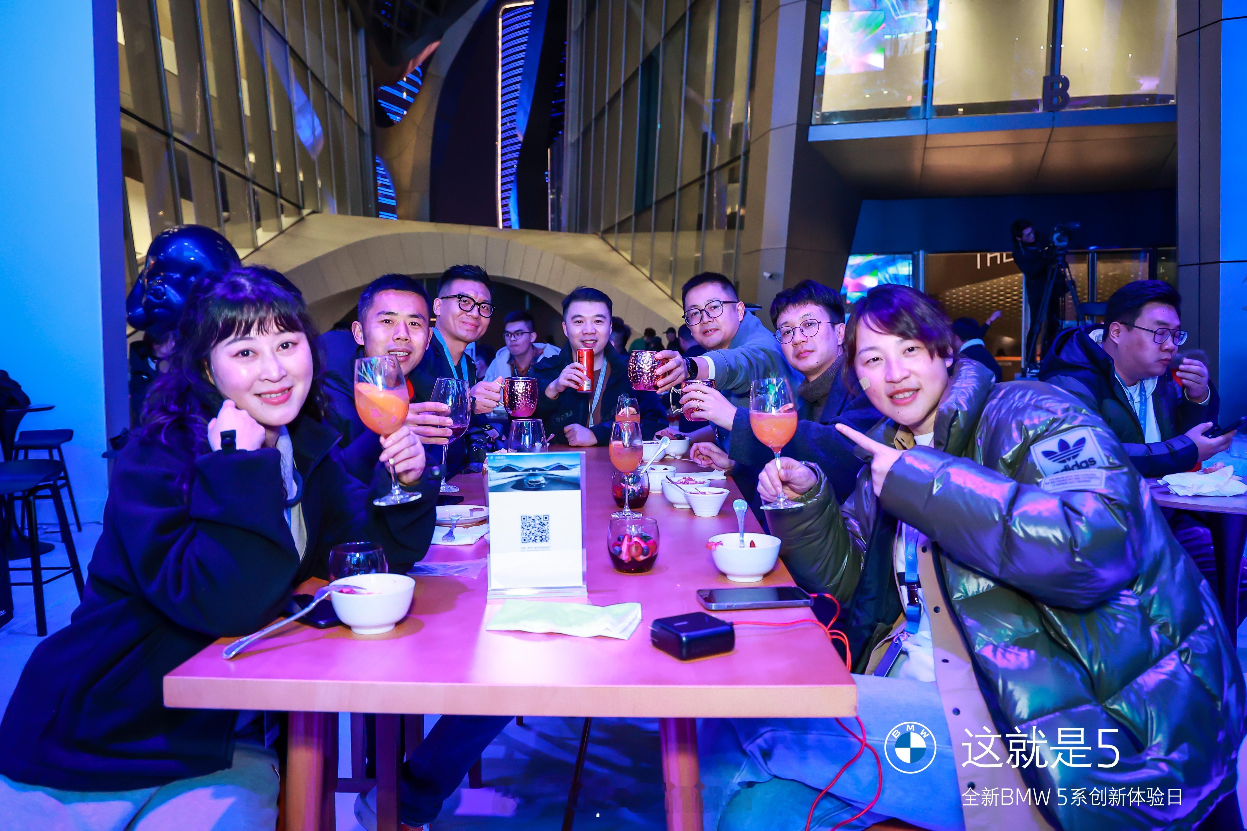 清理相册翻到了5系上市时候的图片这几年，X3和5系这两个国产重磅产品过得都挺难希