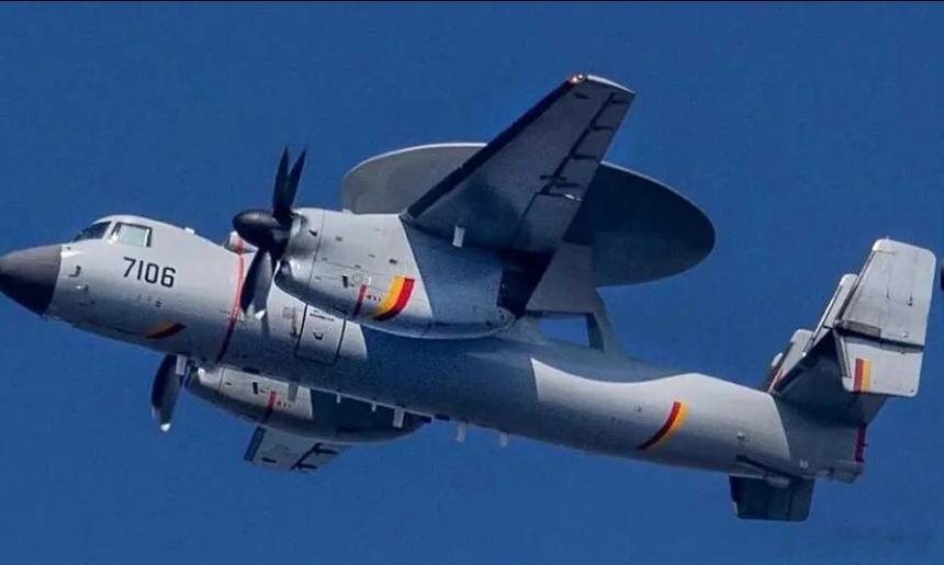 九三阅兵看这些新飞机 空警 - 600 预警机与歼 - 15T 舰载机编队接受检