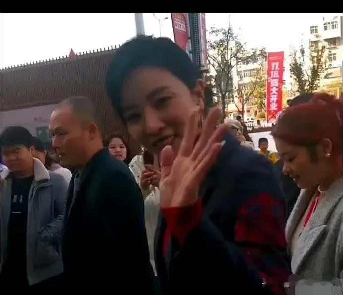 不明白，你为什么从央视离职，去河南小县城接商演 ​