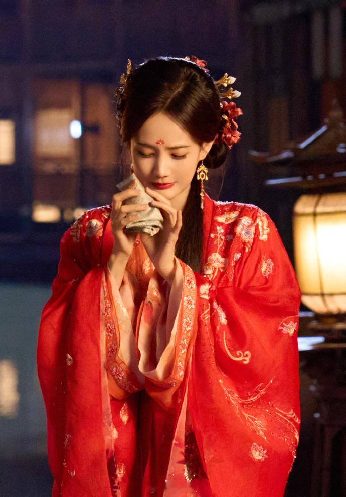 微醺戏是李一桐的统治区李一桐演微醺戏也太绝了！以前司命微醺藏清醒，现在宋一梦微醺