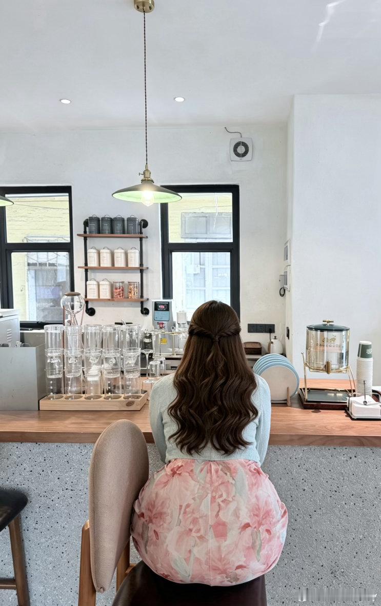 我也没想要什么，就想被人坚定选择，被好好抱着，被认真爱着 