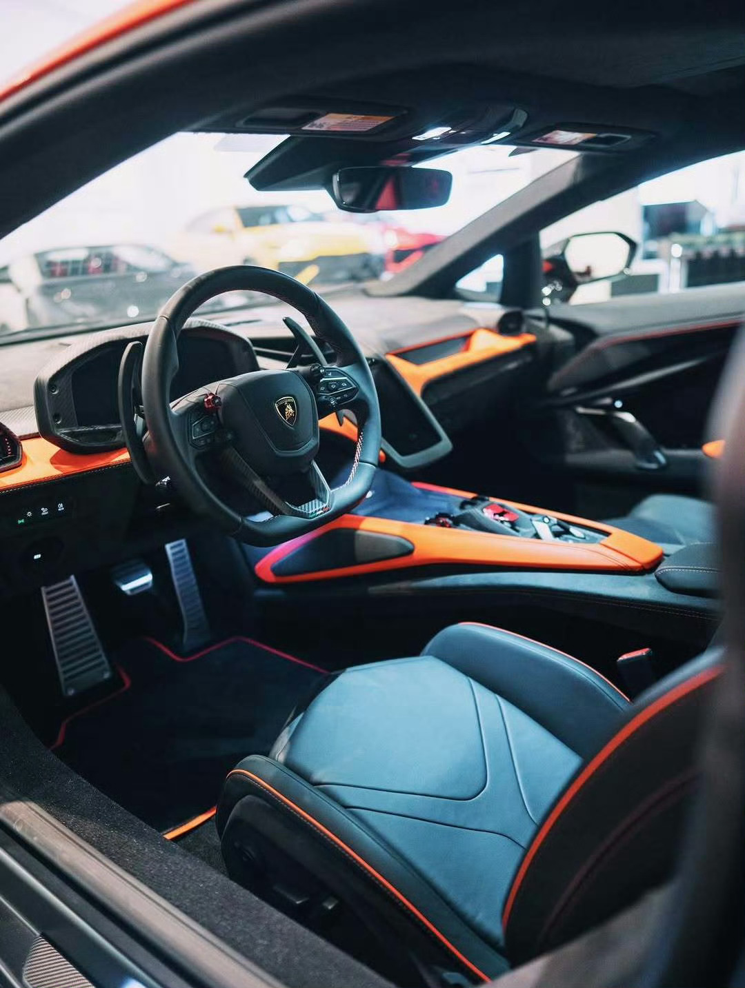 兰博基尼 Revuelto 