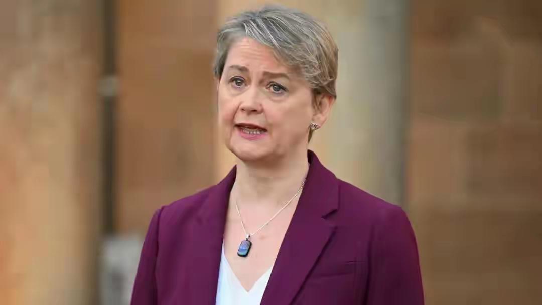 斯塔默遭集体逼宫，刚跟中国签下大单子，他不甘心就这么下台
刚签完中国的千亿大单，