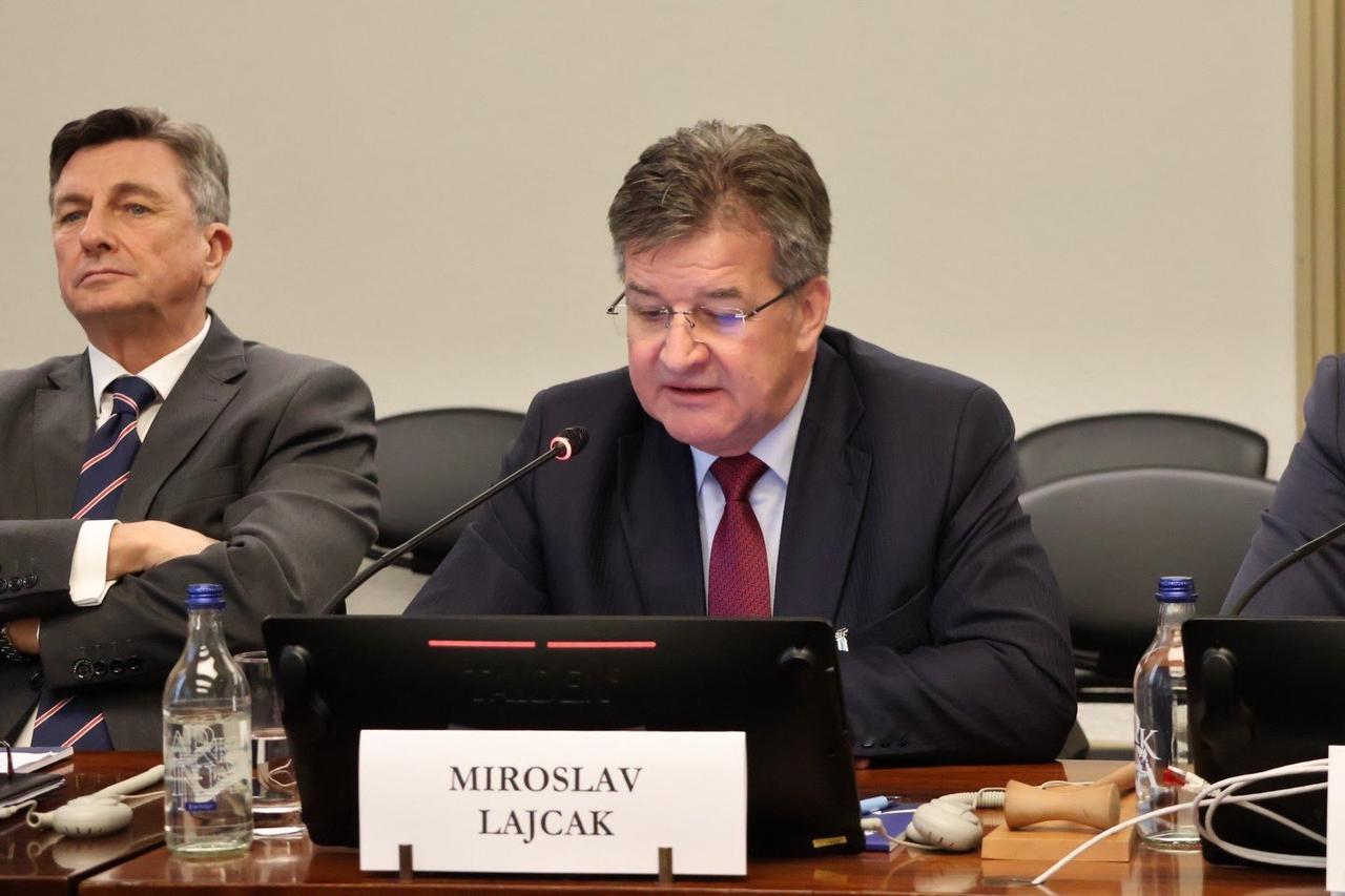 斯洛伐克总理罗伯特·菲佐的国家安全顾问米罗斯拉夫·拉伊恰克于2月1日辞职。
起因