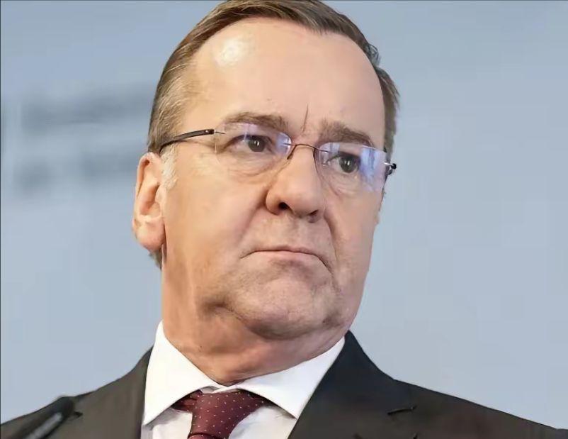 德国防长皮斯托里乌斯表示，明年德国将提供大量AIM-9“响尾蛇”导弹，而且，还会