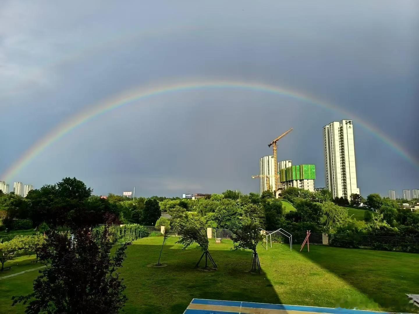 哇有彩虹🌈 ​​​