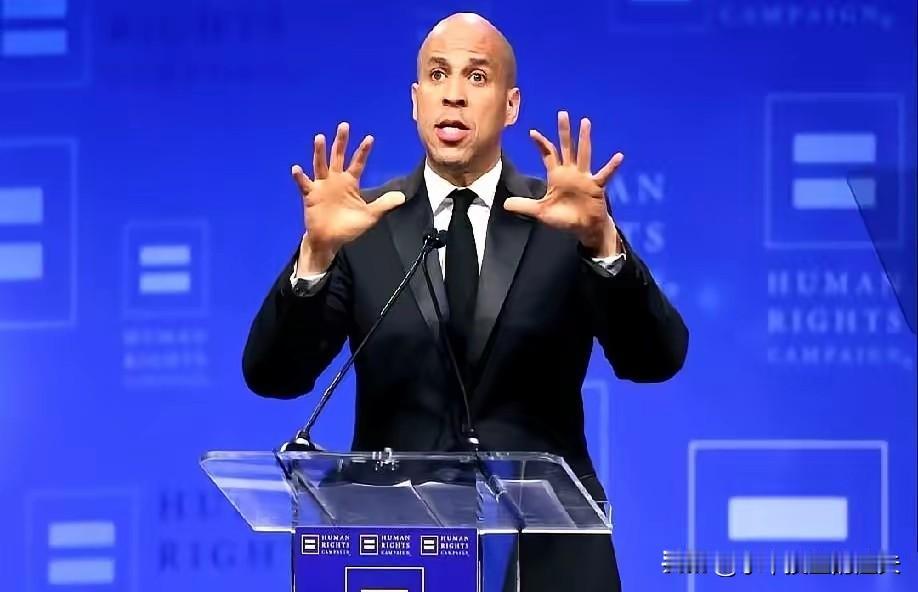 美国一个参议员，科里·布克，突然扔出一个重磅消息。
他说，特朗普的“终结者”已经