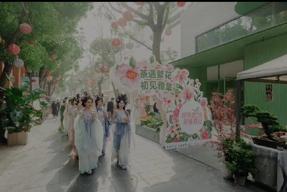 浦东这个“露天建筑博物馆”里，正举办沉浸式玫瑰主题花展

从即日起到5月17日，