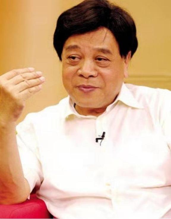 赵忠祥老师在78岁生日当天因病去世，将近5亿元的遗产却不留给儿子，但是当网友知道