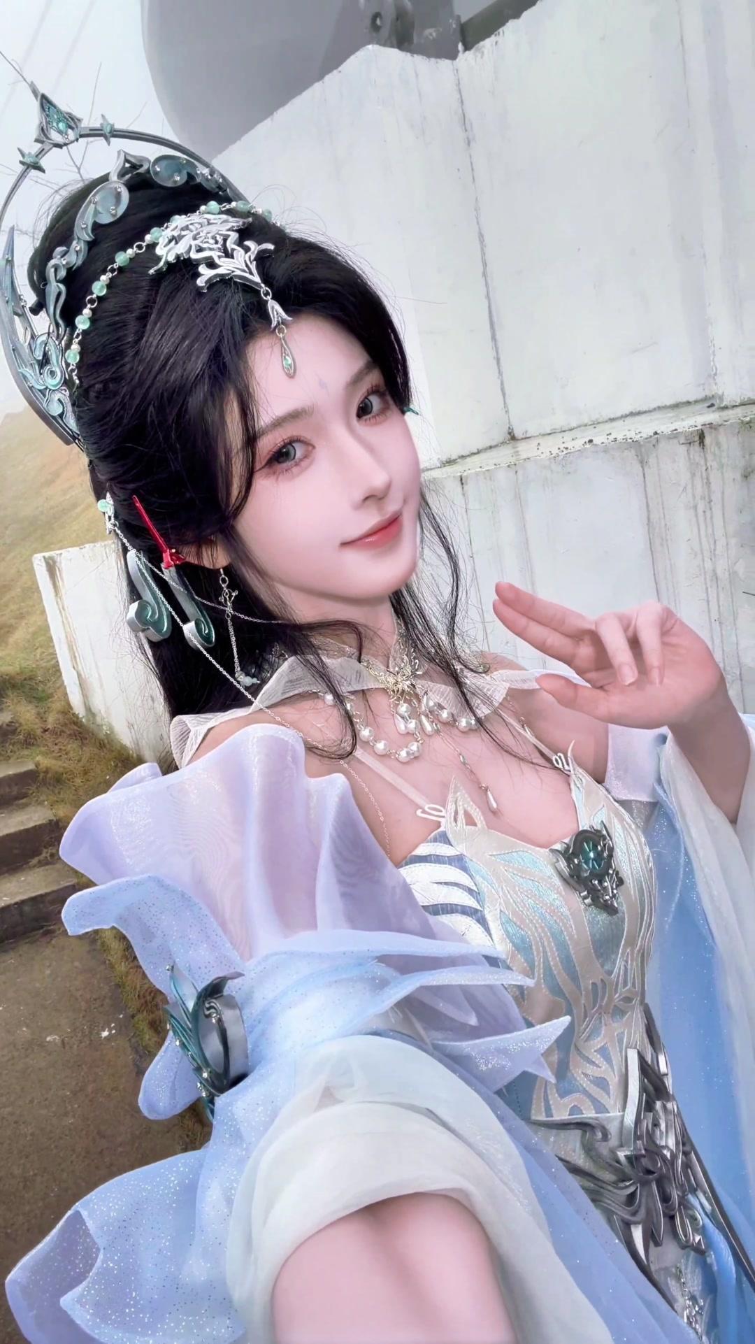 来台州穿汉服游华顶，太出片了！🌿华顶山的云里雾里，穿汉服拍照像闯入仙...