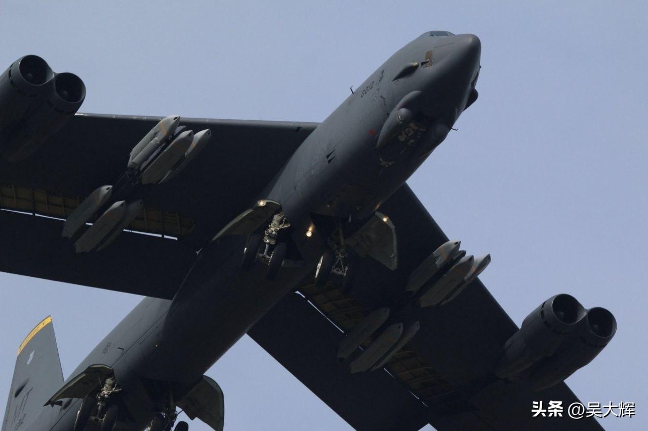 美国空军的B-52H、B-1战略轰炸机，以及U-2高空侦察机，已部署在英国费尔福