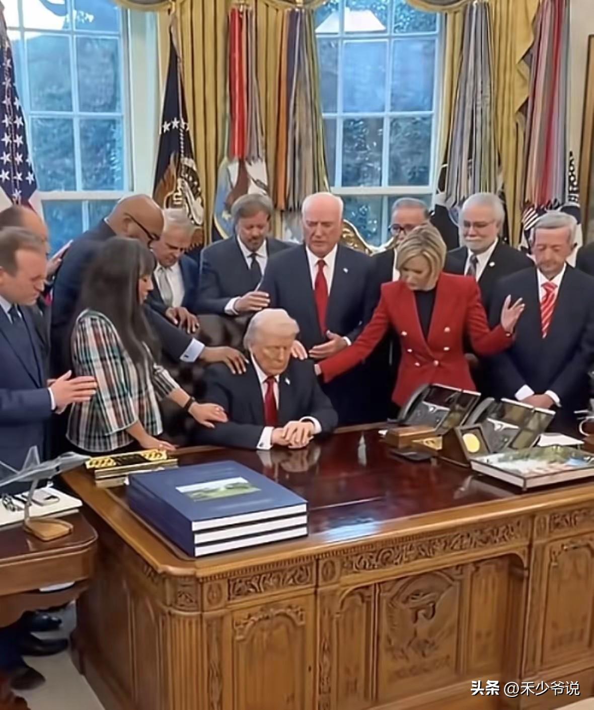 当人力达不到的时候就开始求神了
今天十个牧师给特朗普“发功”祈祷的照片传遍了世界