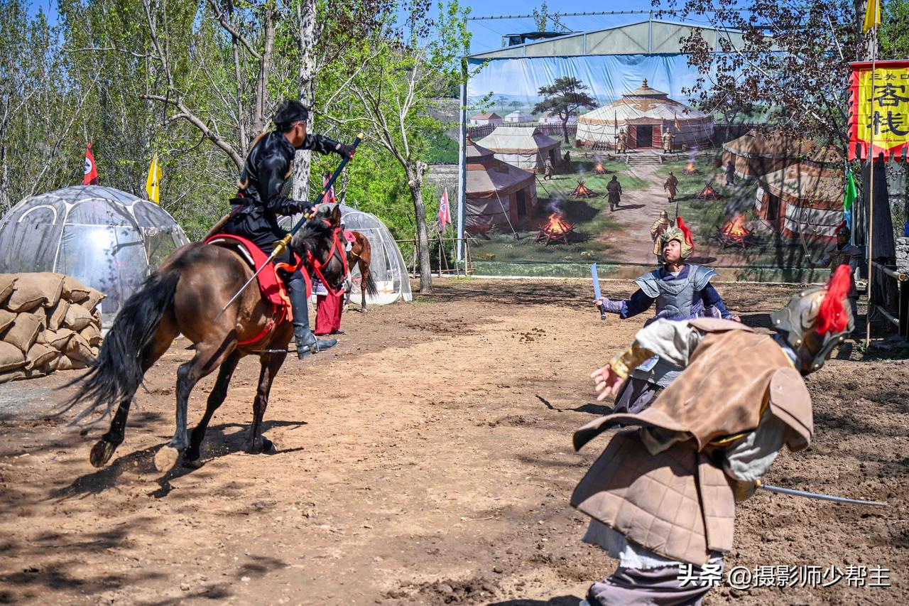 清明假期，心向春行，来玉符河畔秘境石崮寨，赴一场春日治愈之约。市区自驾20分钟直