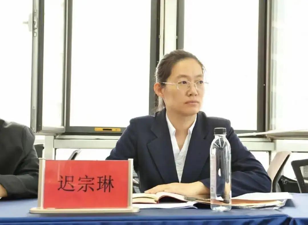 年仅42岁看到最美女律师迟宗琳因车祸去世的新闻报道，心中惆怅不已，老天不公。让这