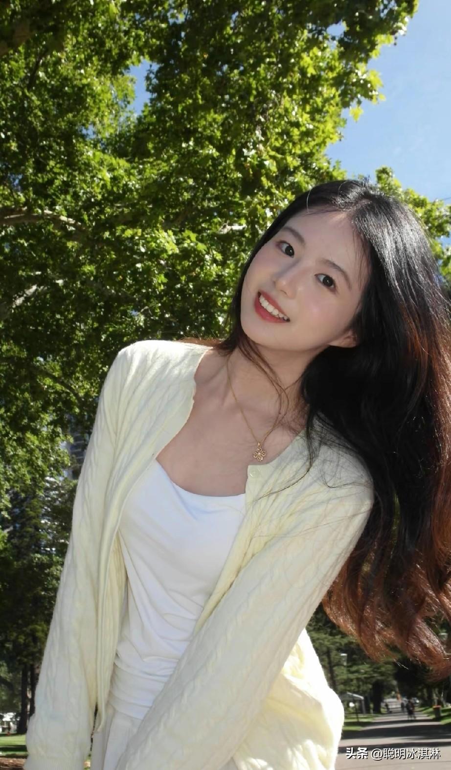 阳光下的微笑，温暖如春日暖阳