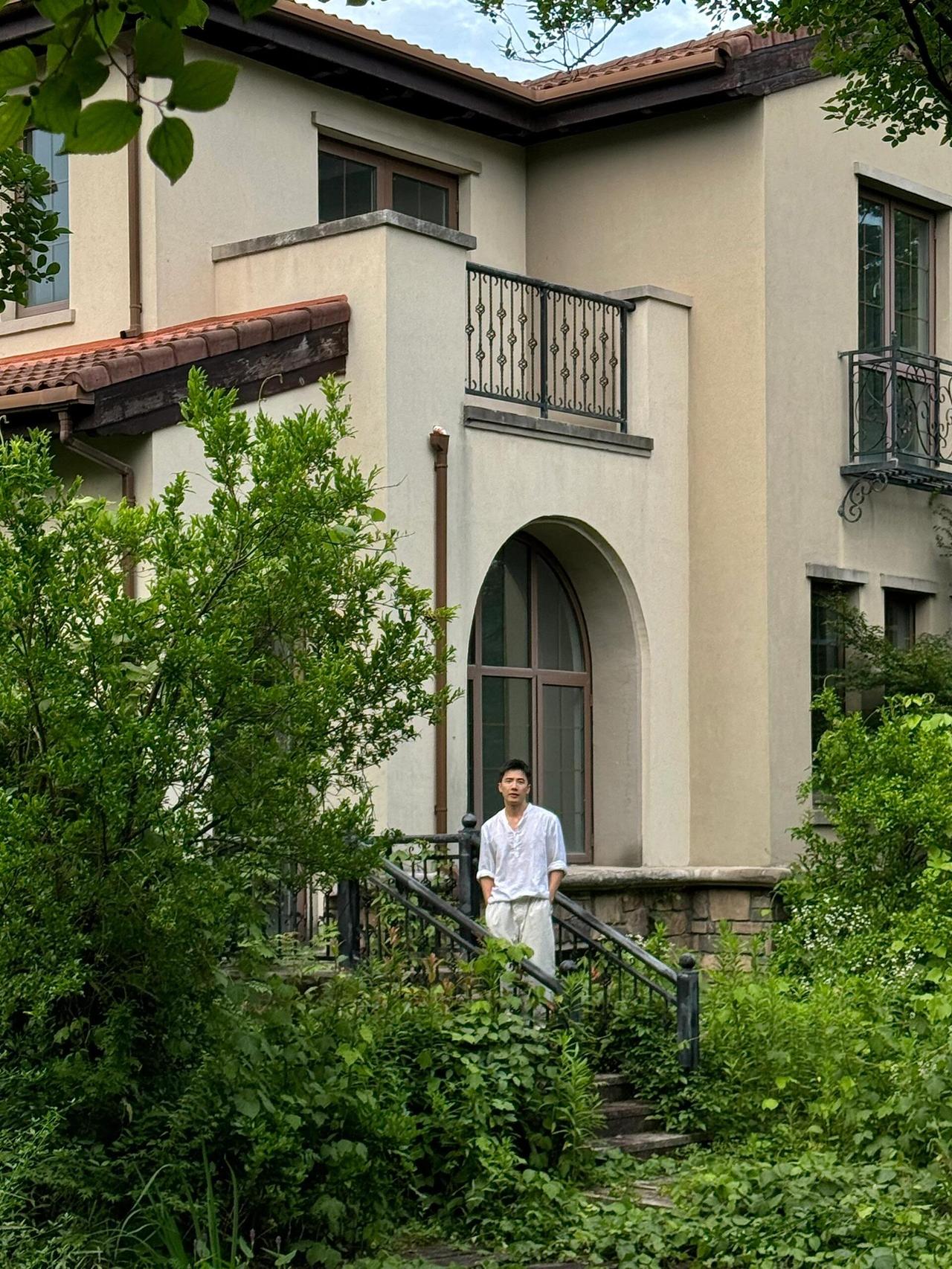 在杭州，我拥有一座400平的花园！
房子正依照我的设想
渐渐变成我心仪的模样
这