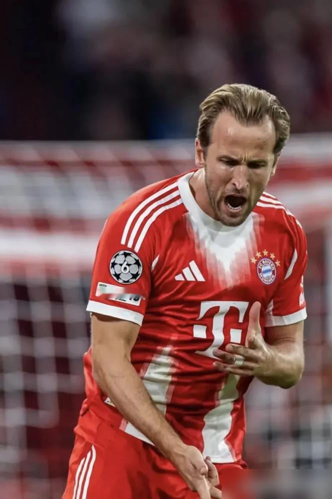 你以为凯恩走是因为钱？错了。热刺主席把40万周薪的合同摆出来，他看都没看。
两