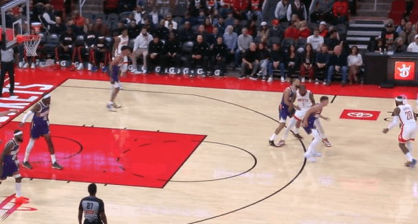 逐帧拆解：杜兰特31000分里程碑之夜技术欣赏图1上线与奥科吉挡拆配合，点到阿伦