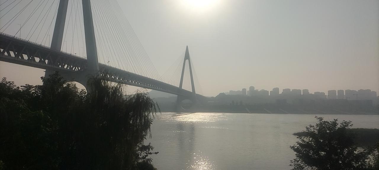 那些说巴南郊区，远的就是不懂巴南历史演变。
现在的“巴南”就是过去的“巴县”。