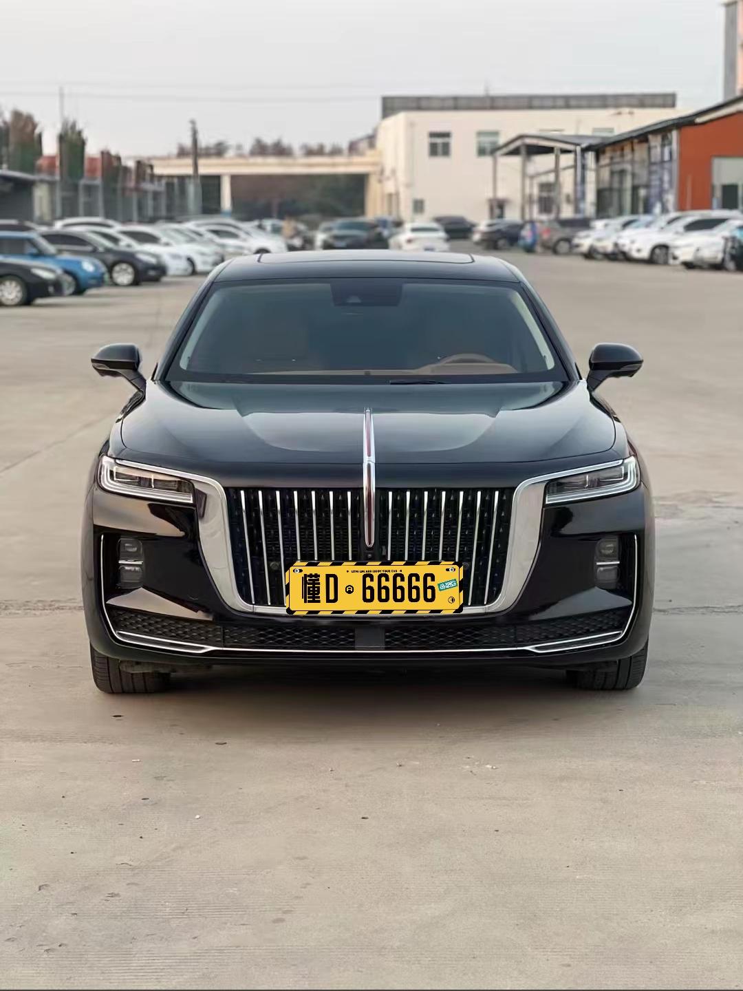 红旗轿车气场强，特别是红旗H9更强，尺寸甚至不输BBA中的56E。但是红旗轿车的