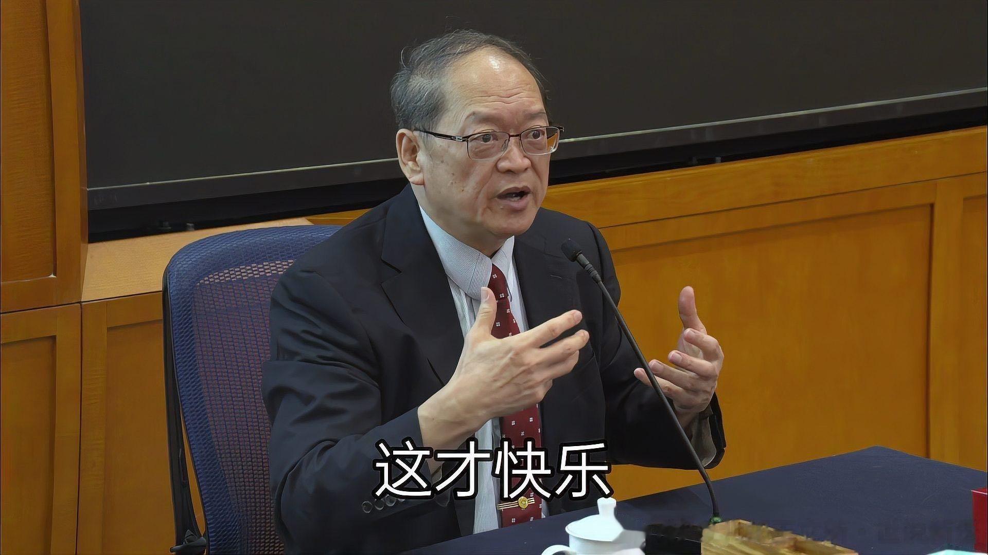 呕吐是富人的时尚[泪][泪]《傅佩荣：总理的枕边放一本什么书？里面有一句话，我终