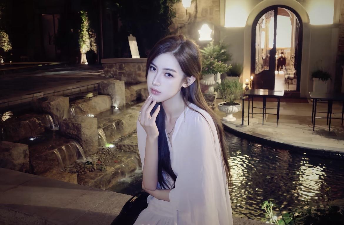 美女的美丽体现在何处呢？