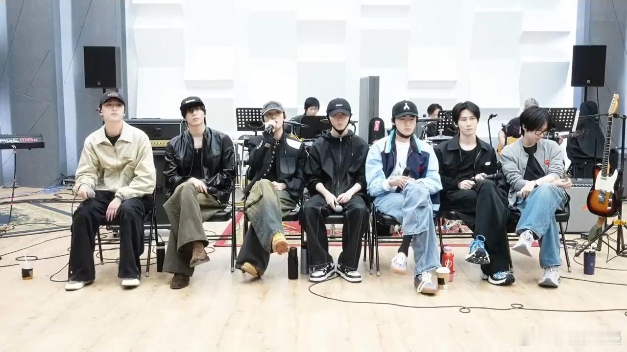 时代少年团广州站全新的舞台时代少年团排练室的每一秒 时代少年团广州站全新的舞台，