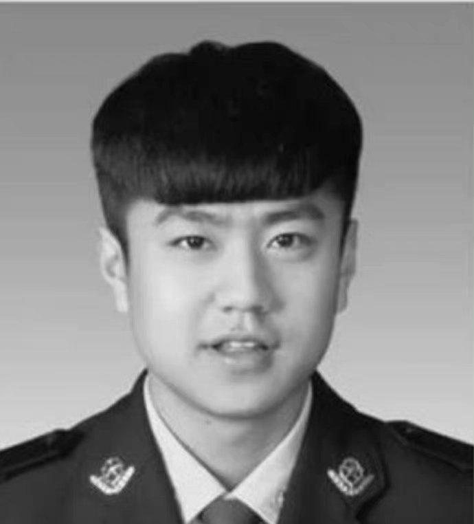 辅警魏泽坤，2018年8月20日凌晨，为营救被洪水围困的人民群众过程中，不幸被洪