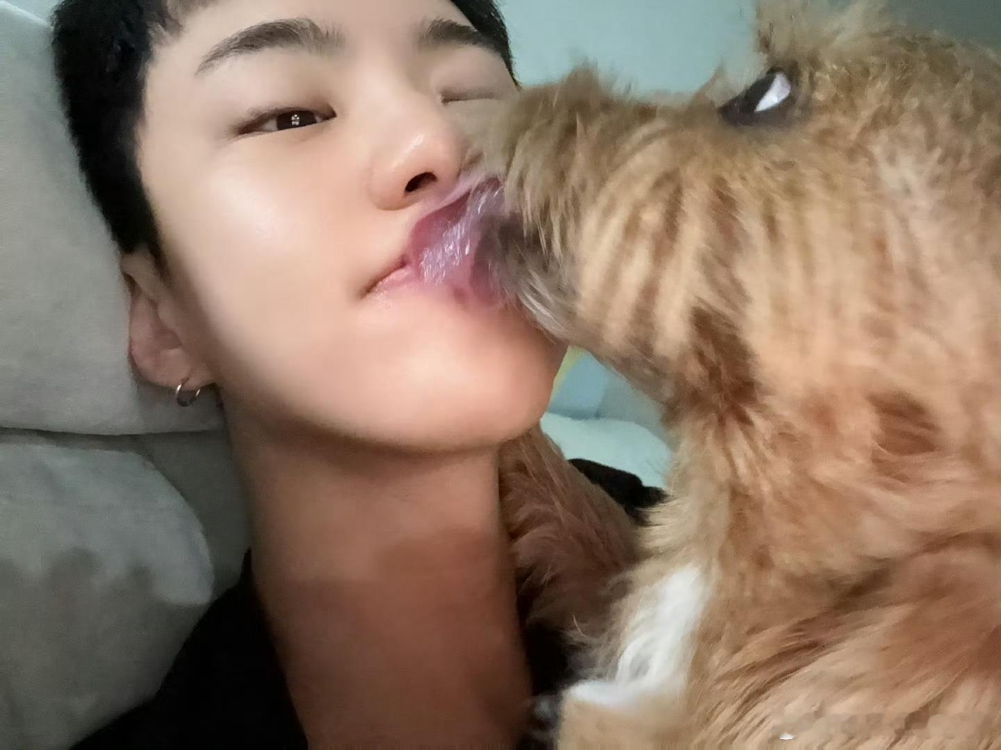 谁想魂穿这只小狗 进来报名！ ​​​