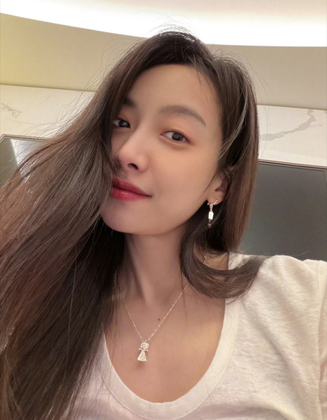 宋茜你超美的在我们这永远无敌！不论头发长短！ 