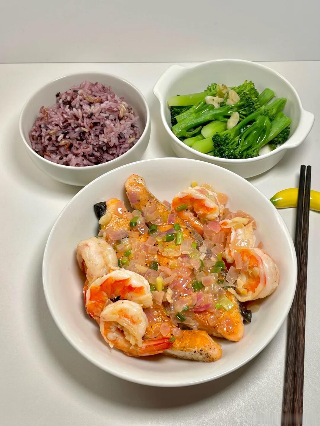 今天一个人吃饭🍚 