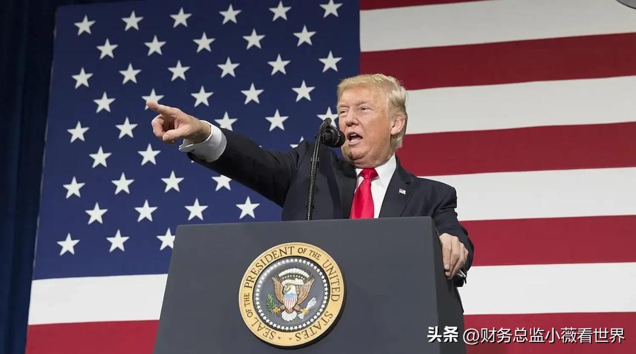 俄罗斯硬汉梅德韦杰夫最近把美国总统算是惹毛了，又是回怼，又是布置什么核潜艇。不得