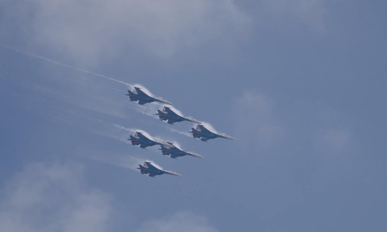 24架苏-35该怎么处理，现在成了一个让人头疼的问题。咱们空军手里的这批苏-35